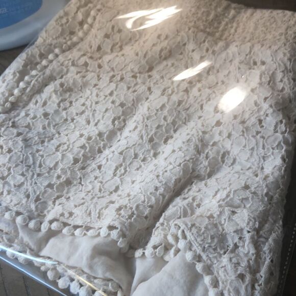 Soft Cream Lace Over Lining Shorts for Summer or Vacation! Pom Pom Hem 32… - Picture 16 of 17